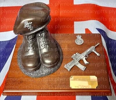 Army Cadet Force (ACF) (REME) Presentation Boot & Beret Figure Mahogany Base
